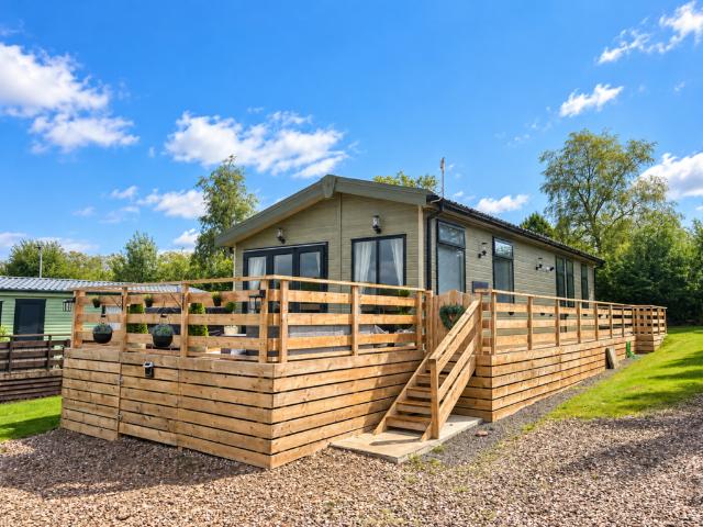 2 bedroom lodge for sale