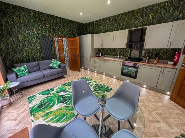 2 bedroom lodge for sale