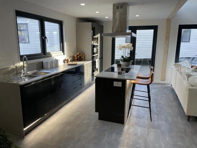 2 bedroom lodge for sale