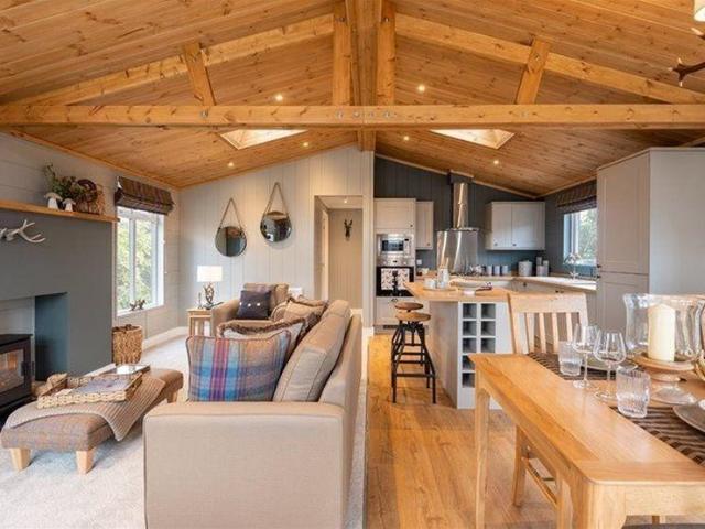 2 bedroom lodge for sale
