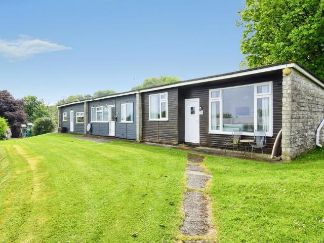 2 bedroom lodge for sale