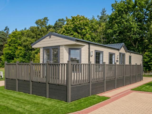 2 bedroom lodge for sale