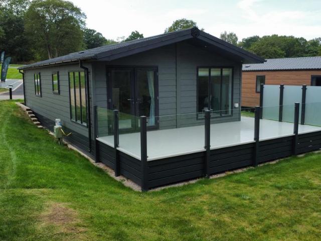2 bedroom lodge for sale
