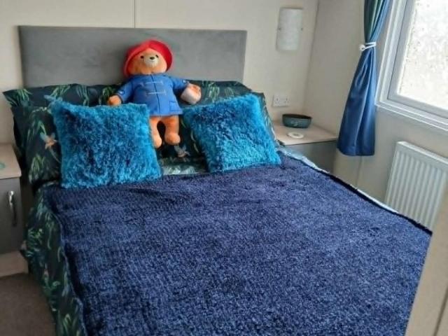 2 bedroom lodge for sale