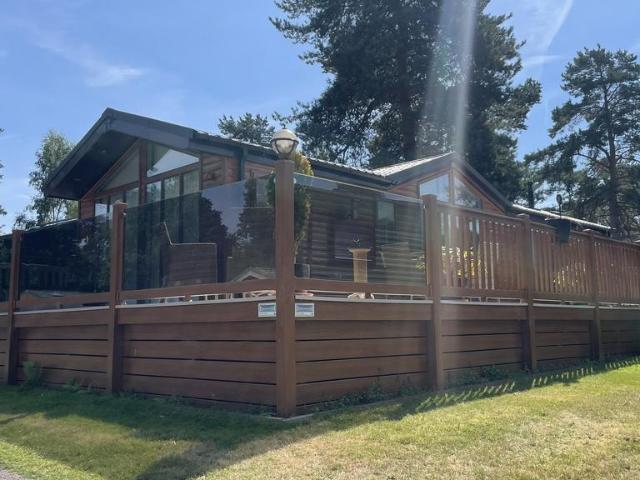 2 bedroom lodge for sale