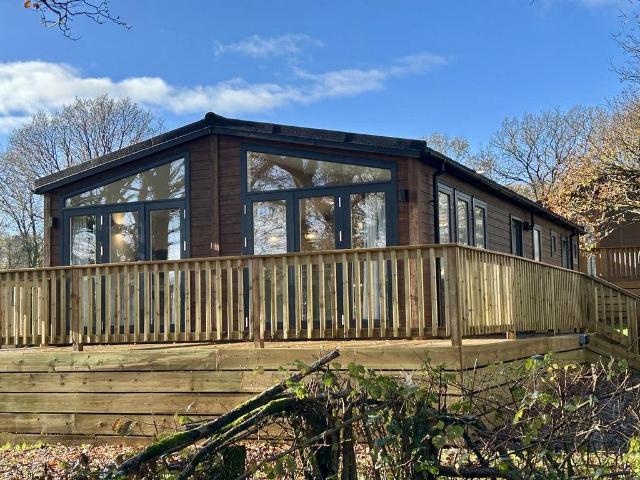 2 bedroom lodge for sale