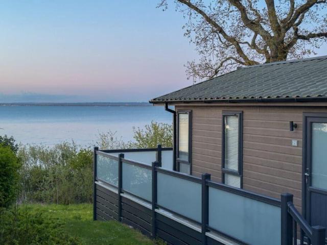 2 bedroom lodge for sale