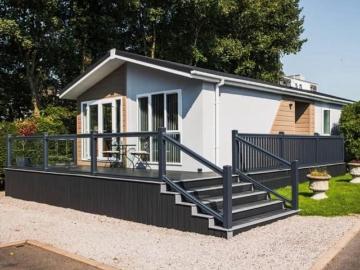 2 bedroom lodge for sale