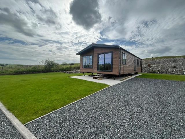 2 bedroom lodge for sale