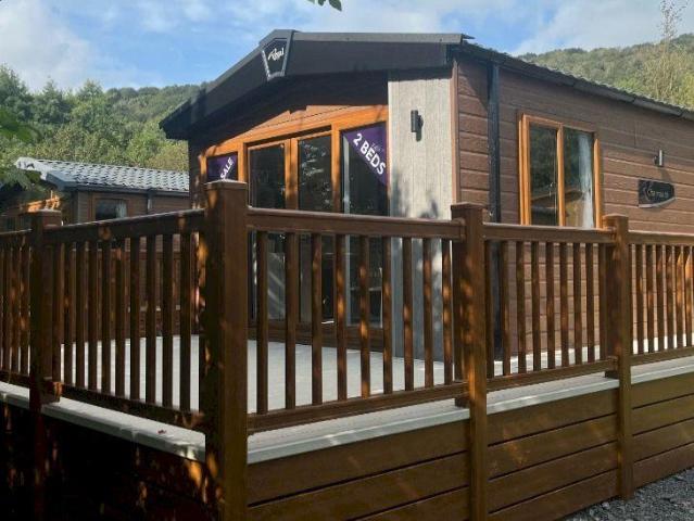 2 bedroom lodge for sale