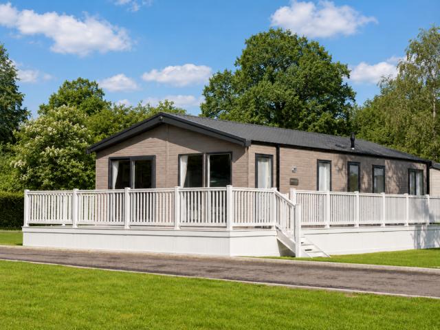 2 bedroom lodge for sale