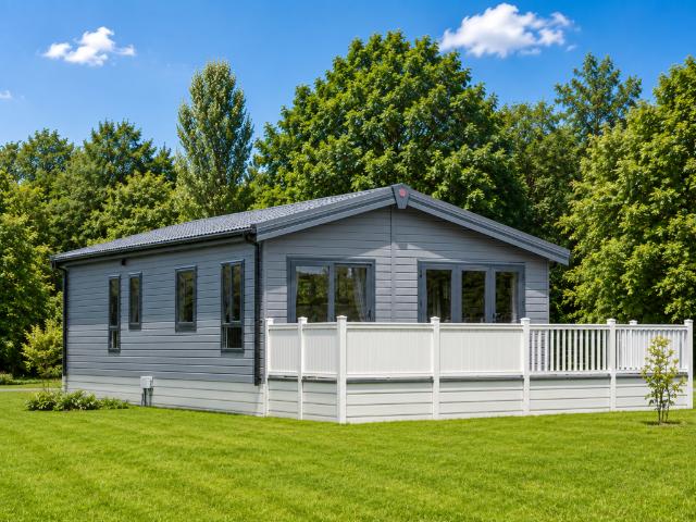2 bedroom lodge for sale