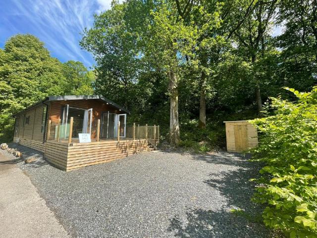 2 bedroom lodge for sale