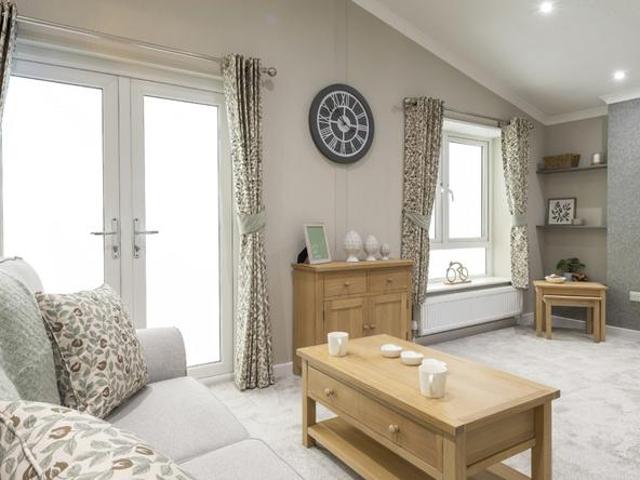 2 bedroom lodge for sale