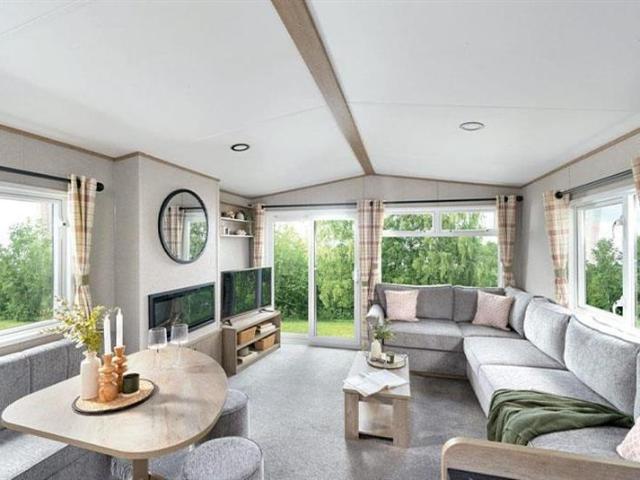2 bedroom lodge for sale