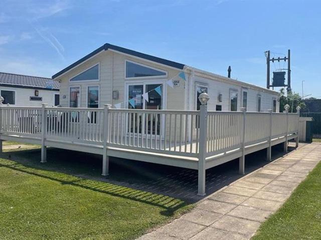 2 bedroom lodge for sale
