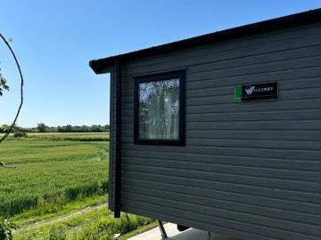 2 bedroom lodge for sale