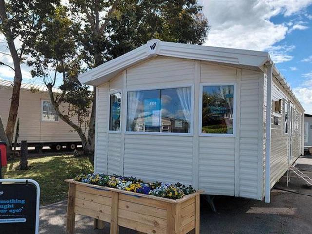 2 bedroom lodge for sale
