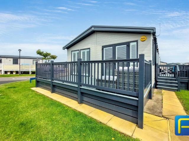 2 bedroom lodge for sale