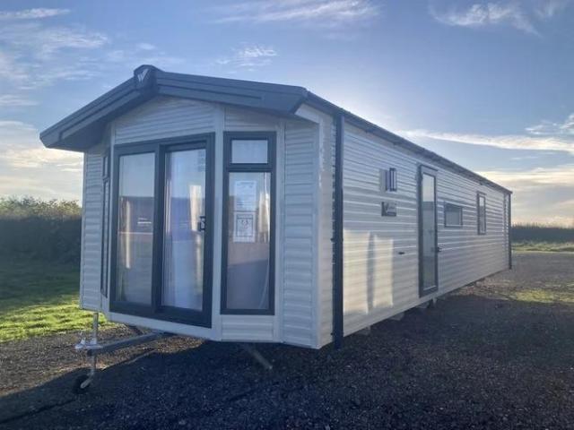 2 bedroom lodge for sale