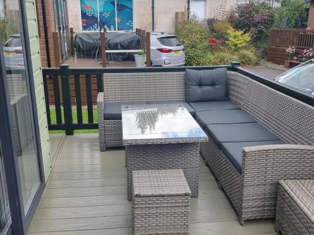 2 bedroom lodge for sale