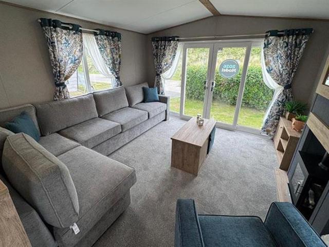 2 bedroom lodge for sale