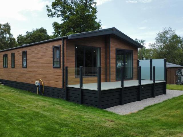 2 bedroom lodge for sale