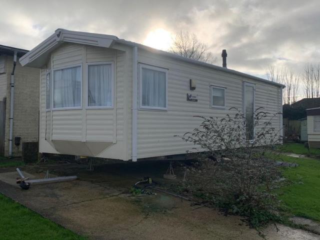 2 bedroom lodge for sale
