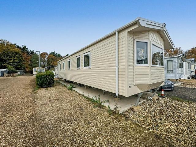 2 bedroom lodge for sale