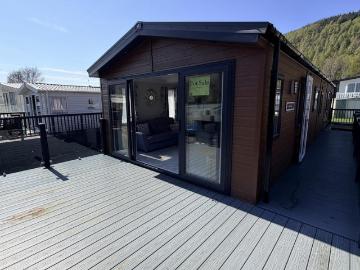 2 bedroom lodge for sale
