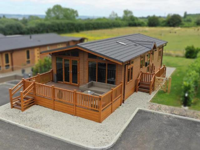 2 bedroom lodge for sale