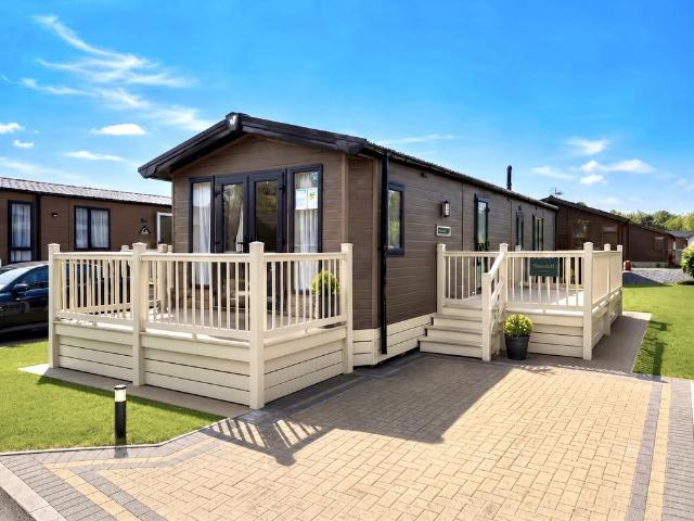 2 bedroom lodge for sale