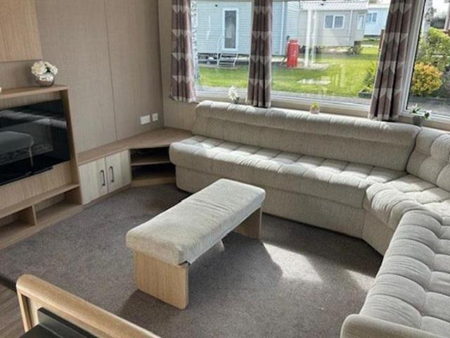2 bedroom lodge for sale