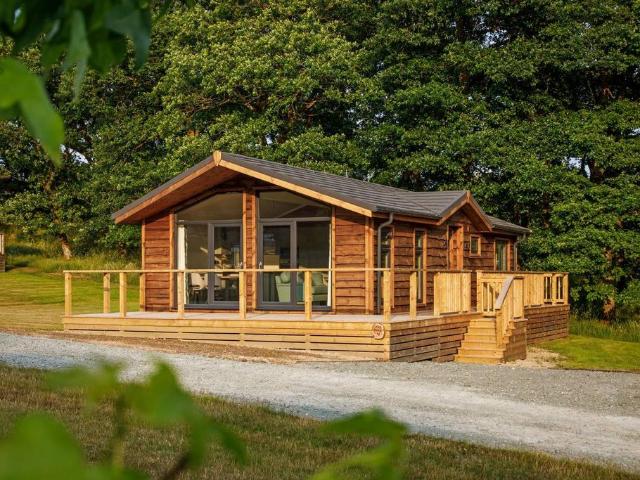 2 bedroom lodge for sale