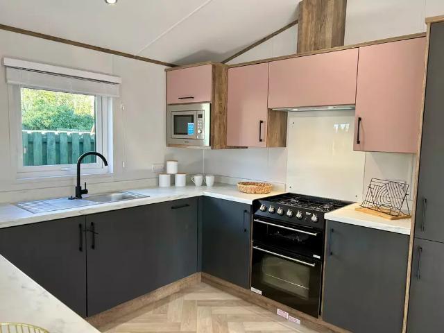 2 bedroom lodge for sale