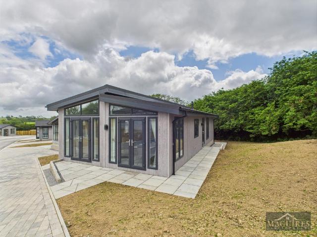 2 bedroom lodge for sale