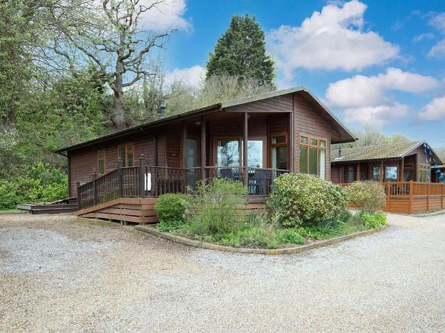 2 bedroom lodge for sale
