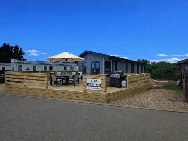 2 bedroom lodge for sale