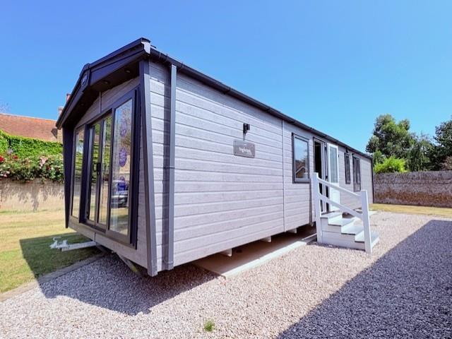 2 bedroom lodge for sale