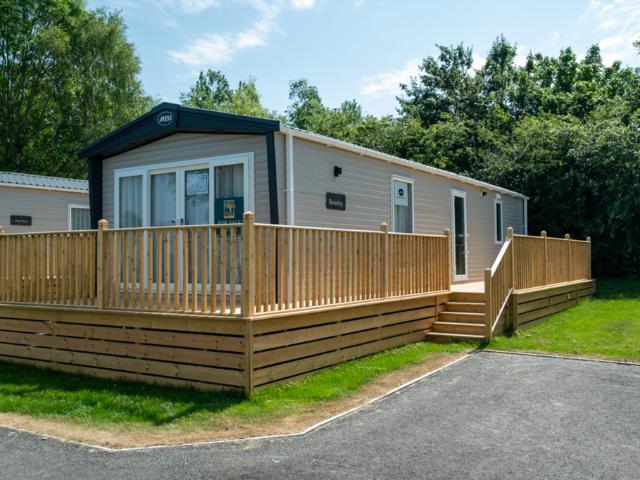 2 bedroom lodge for sale