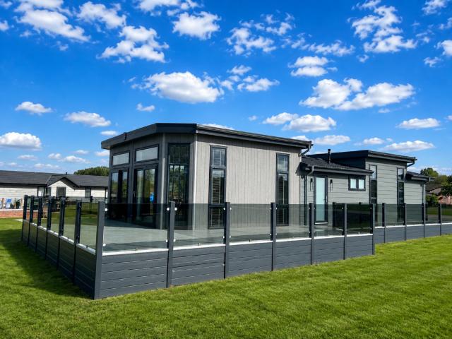 2 bedroom lodge for sale