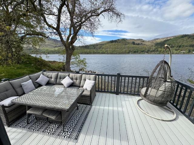 2 bedroom lodge for sale