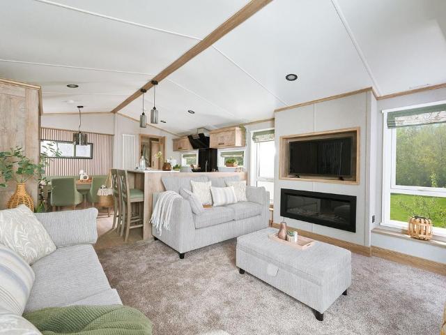 2 bedroom lodge for sale