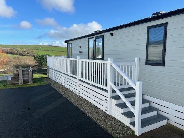 2 bedroom lodge for sale