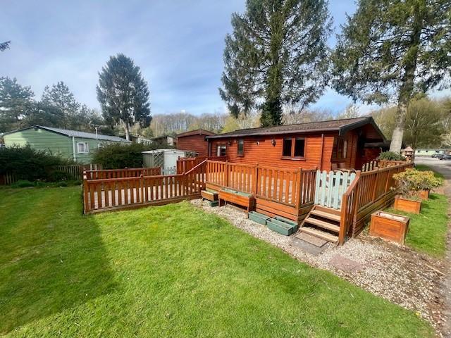 2 bedroom lodge for sale