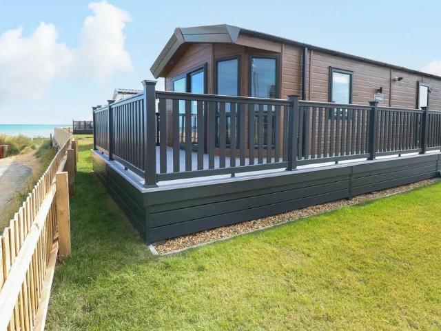 2 bedroom lodge for sale