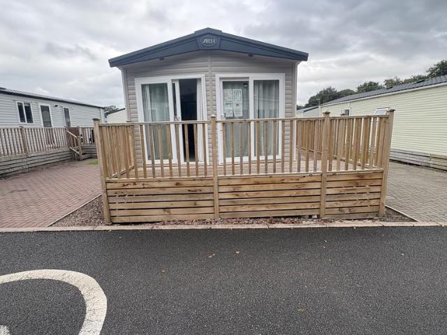 2 bedroom lodge for sale