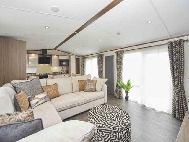2 bedroom lodge for sale
