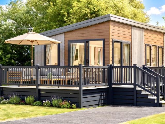 2 bedroom lodge for sale