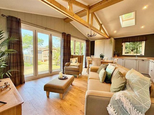 2 bedroom lodge for sale